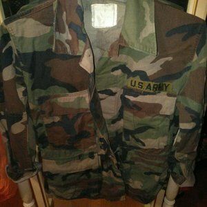 US Army Camo Memorabilia Jacket SZ S-M EUC